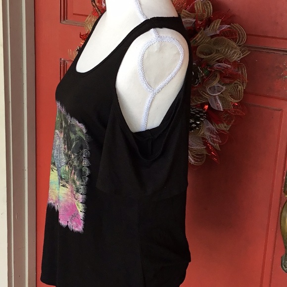 Jessica Simpson cold shoulder Tee - Picture 2 of 3